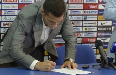 UPDATE / Negocierile au avut succes » Costel Gâlcă a semnat cu Steaua după ultimele tratative cu Valeriu Argăseală