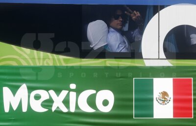 I-a lăsat bateria! » Jucătorii mexicani au luat taxiurile pînă la terenul de antrenament