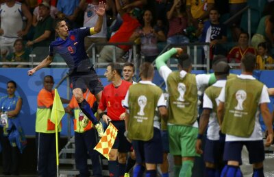 FOTO şi VIDEO Albii nu ştiu să sară » Campionii mondiali au fost umiliţi la debut în Brazilia: Spania - Olanda 1-5