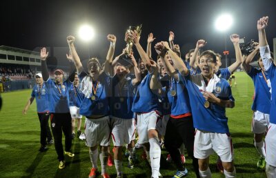 FOTO Au sfidat insolvenţa! » Puştii lui Dinamo din generaţia 1997 au cucerit titlul naţional la juniori B, 3-2 cu CS U Craiova
