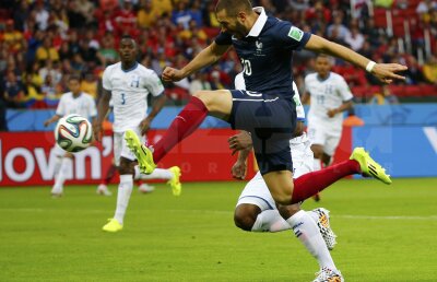 VIDEO Fază controversată la Franţa-Honduras » Golul lui Karim Benzema s-a acordat doar cu ajutorul tehnologiei goal-line!