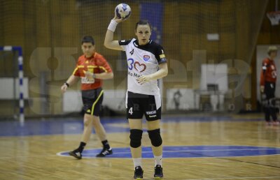 Laura Oltean încă un an » Centrul campioanei a prelungit contractul cu HCM Baia Mare