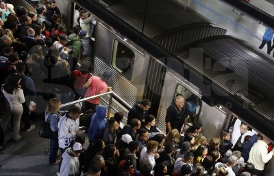 Metroul zăpăciţilor celeşti » Transportul public din Sao Paulo a fost pus la grea încercare după victoria Uruguayului cu Anglia