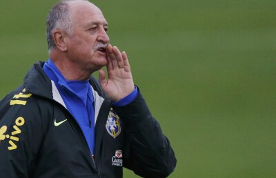 Duel la nivel înalt » Luiz Felipe Scolari îi răspunde dur lui Van Gaal: "Comentarii stupide sau rău intenţionate"