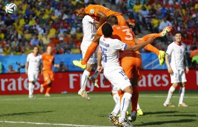 VIDEO+FOTO InFERnal » Olanda s-a impus şi în meciul cu Chile, 2-0, deşi n-a mai impresionat