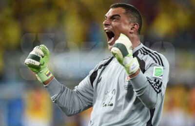 Portarul recordurilor! » Faryd Mondragon a devenit cel mai vîrstnic fotbalist la un CM şi a reuşit încă două performanţe incredibile