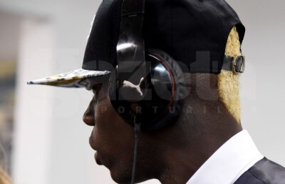 Blond şi necăjit » Mario Balotelli a apărut cu o culoare nouă de păr şi a răspuns supărat fanilor care i-au transmis că nu e italian