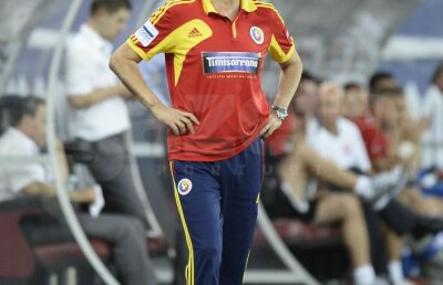 Piţi ştie jumătate! » În actualul mandat al selecţionerului, România a întîlnit 8 din cele 16 echipe ieşite din grupe