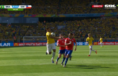 VIDEO Bucurie de doar cîteva secunde a brazilienilor » Howard Webb a anulat golul marcat de Hulk. A procedat corect?