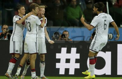 VIDEO + FOTO Germania - Algeria 2-1 » Schurrle şi Ozil au adus calificarea nemţilor în "sferturi" după prelungiri