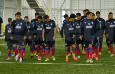 Pierdere pentru Costel Gâlcă » Un jucător al Stelei şi-a rupt mîna!