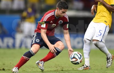 VIDEO+FOTO Imaginea care îţi dă fiori! » O insectă uriaşă s-a aşezat pe braţul lui James Rodriguez! :O