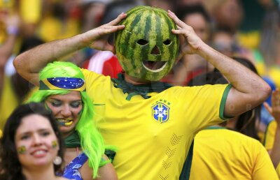 Galerie FOTO Idei de la Mondiale » Cele mai trăznite prezenţe în tribunele din Brazilia
