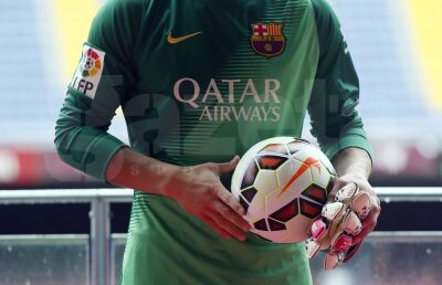 GALERIE FOTO Claudio Bravo, prezentat oficial la Barcelona: "Am încredere în potenţialul meu"