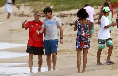 Femei. Alcool. Presă. Verboten! » Joachim Low şi-a izolat echipa înaintea finalei cu Argentina