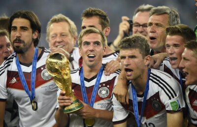 Performanţă istorică » N-a jucat în finală, dar a bifat o "dublă" la care Lionel Messi şi Cristiano Ronaldo doar visează!