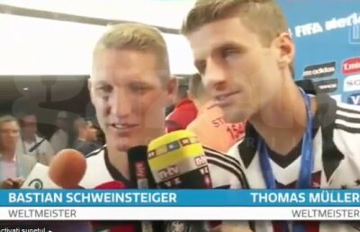 VIDEO Cu pătratul roşu » Neamţul Thomas Muller a început să înjure în germană în timpul unui interviu :D