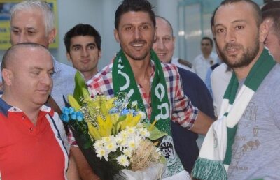 VIDEO şi FOTO Torţe, urale şi flori » Ciprian Marica a fost primit ca un campion mondial la noua sa formaţie
