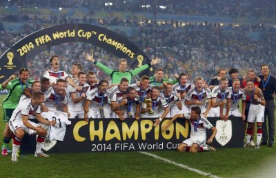 A şocat în Brazilia şi e asaltat de oferte » Napoli cumpără un titular din finala Campionatului Mondial!