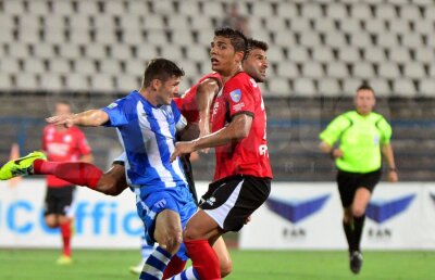 Stilul oltenesc » CS U Craiova şi Pandurii au terminat la egalitate, 1-1, dar fotbal de calitate a fost cu linguriţa