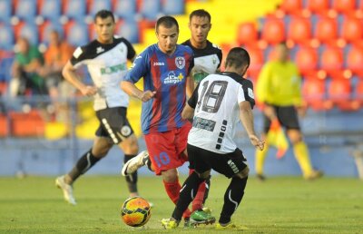 Jucători sînt, unde-i fotbalul?! » În ciuda transferurilor numeroase, ASA Tg. Mureş a obţinut doar un egal, 0-0 cu U Cluj