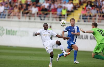 GALERIE FOTO Astra - Slovan 3-0 » Astra învinge pe Slovan prin "tripla" lui Fatai