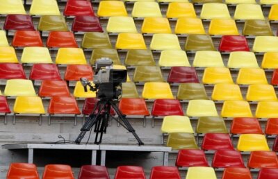 Tolontan scrie despre oamenii care pierd fotbalul » Încă 1,3 milioane ratează Liga 1, care rămîne doar la 20% dintre telespectatori!