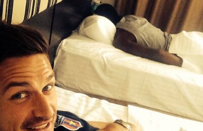 FOTO Cum s-au bucurat steliştii după calificare » Lukasz Szukala, selfie cu ”fenomenul Fernandinho” :D