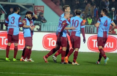Trabzonspor îşi face superechipă » O vedetă de la Liverpool va juca alături de Alex Bourceanu