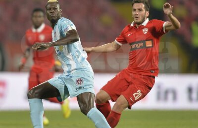 VIDEO "Cîine" undercover » Ousmane N'Doye şi-a sabotat echipa, apoi a mers la galeria lui Dinamo!