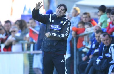 Nici n-au început preliminariile şi Victor Piţurcă e contestat! SONDAJ: Mergem înainte cu el sau preferaţi pe altcineva?