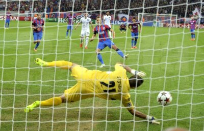 Alin Buzărin despre penalty-ul ratat al Stelei cu Ludogoreţ: "Antrenorul decide cine bate, nu jucătorii!"