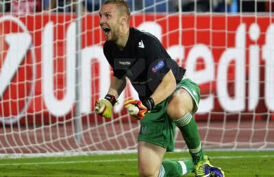 VIDEO Îngenuncheaţi de-al nostru » Elevii lui Costel Gâlcă au intrat în Rîpă. Cum a ratat Steaua în mod ireal grupele Ligii Campionilor