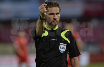 VIDEO Alexandru Tudor nu dă penaltyuri! Arbitrul român a refuzat lovituri de pedeapsă ambelor echipe în Danemarca - Armenia 2-1