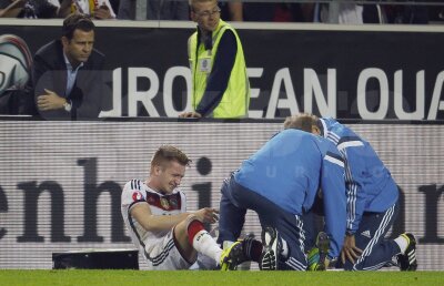 VIDEO Ce făceau doi fotbalişti în timp ce Marco Reus era accidentat