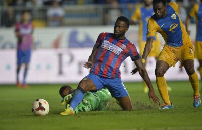 VIDEO Roşu şi albastru pentru Pecanha! » Steaua a învins cu şansă la Ploieşti după o gafă comisă de portarul Petrolului