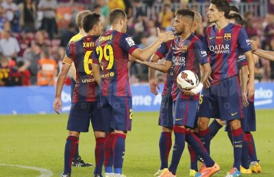 VIDEO A revenit maşinăria de fotbal » Adversarii, impresionaţi: "Ar trebui să ne ridicăm în picioare atunci cînd vorbim despre Xavi"