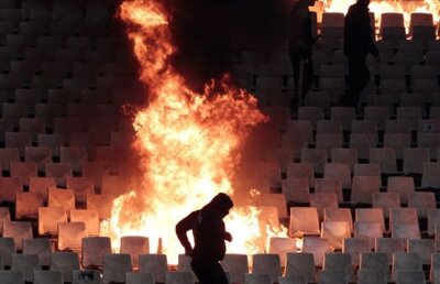 Stop joc » Decizie importantă luată de Guvernul Greciei după incidentele de la un meci de fotbal din Liga a 3-a