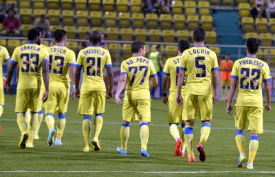 FOTO Anti Dinamo! Un stelist s-a pozat alături de un fan şi a vrut să-şi arate antipatia faţă de marea rivală