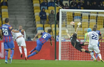 VIDEO Bătuţi ca pe Maidan » Steaua a pierdut la Kiev după un joc foarte slab, scor 1-3 cu Dinamo