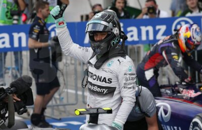 Nico Rosberg i-a luat din nou faţa lui Lewis Hamilton şi va pleca primul în Marele Premiu al Japoniei