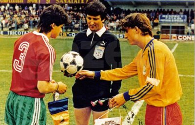 Vochin scrie despre morala poveştii fără happy-end a unui tînăr care s-a născut talent, dar a murit speranţă