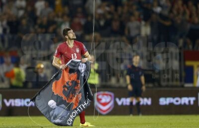 Alarmă la UEFA după incidentele de la Serbia - Albania: "Imaginaţi-vă că sub dronă se afla o bombă”