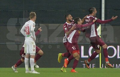 VIDEO şi FOTO CFR Cluj - Dinamo 2-1 » Ardelenii o egalează pe Steaua în fruntea Ligii 1