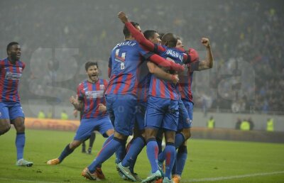 FOTO şi VIDEO »Derby de România: Episodul 157 » Steaua - Dinamo 3-0 » Steliştii continuă să fie coşmarul lui Dinamo
