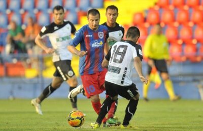 VIDEO De neoprit şi fără Ousmane N'Doye şi Gabi Mureşan! ASA Tîrgu Mureş a învins-o pe Gaz Metan, 2-0, şi a egalat-o pe CFR în clasament