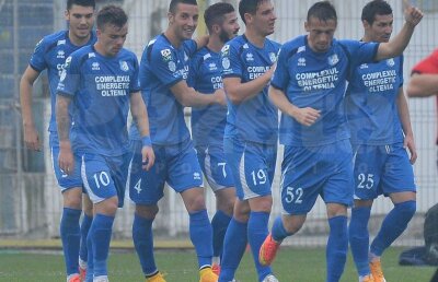 FOTO şi VIDEO » FC Braşov - Pandurii 0-3 » Prima victorie pentru elevii lui Grigoraş după patru meciuri