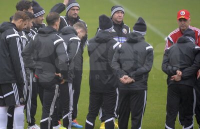 VIDEO "Naţionala" votează » Pe cine vor pune mîine ştampila jucătorii şi Iordănescu