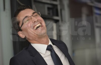 Răzvan Burleanu îl critică pe Mircea Sandu şi îşi laudă propria muncă: "Jucătorii erau păcaliţi la bani şi relaţiile internaţionale se făceau în interes personal "