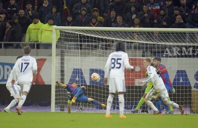 FOTO Steaua, din nou sancţionată de UEFA? Gestul ultraşilor care i-a scos din minţi pe ucraineni
